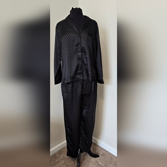 Victoria’s Secret Dew Drop Satin Long Pajama Set Medium - Short NWT - Picture 3 of 7